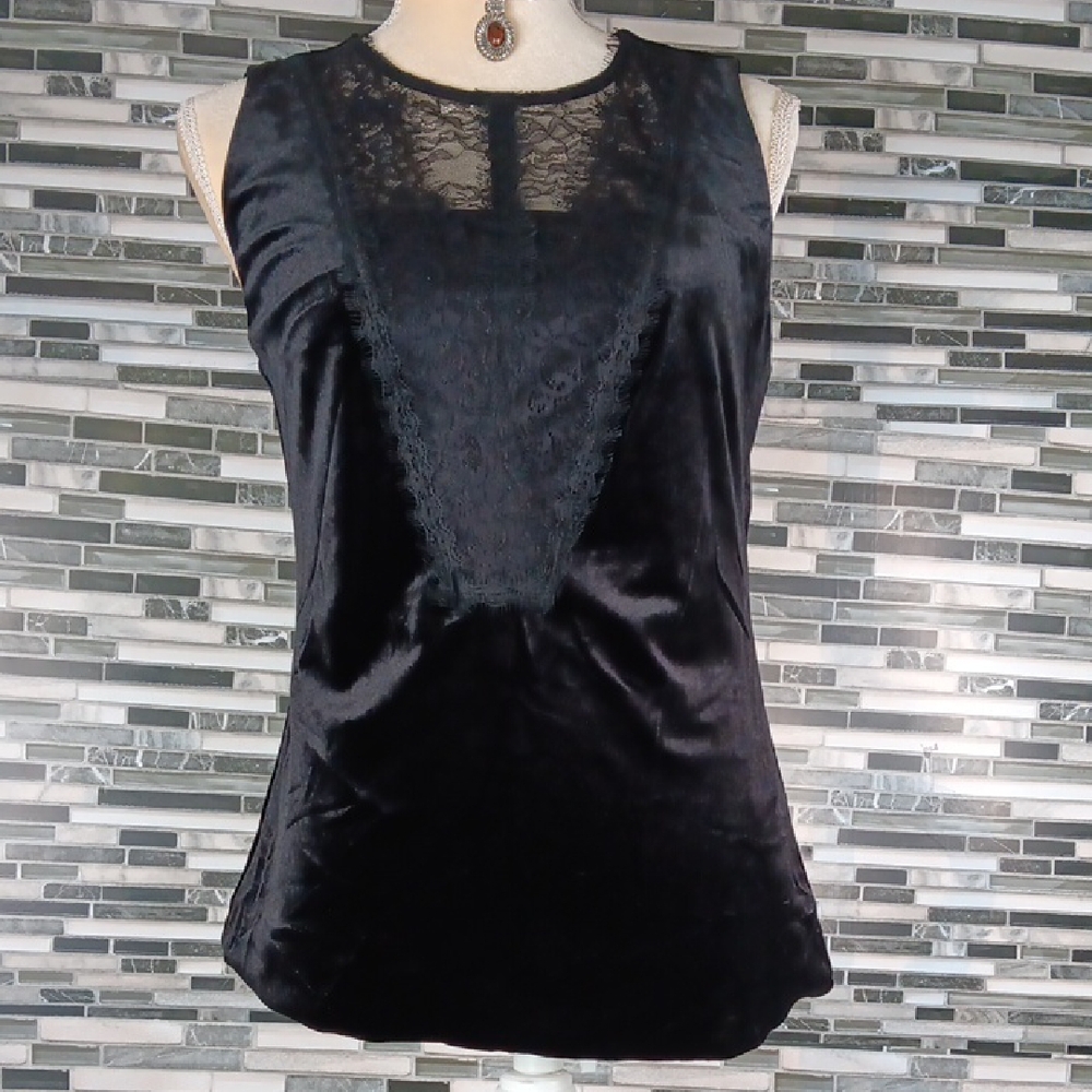 White House Black Market M Black Velour Velvet Lace V Front Stretch Sleeveless